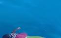ΣΚΛΗΡΗ ΕΙΚΟΝΑ: Η φωτογραφία με το νεκρό κοριτσάκι στο ναυάγιο της Μεσογείου που σαρώνει στο Facebook και προκαλεί πόνο [photo] - Φωτογραφία 2
