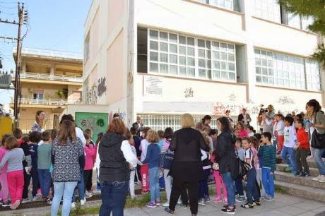 Πάτρα: Κατάθεση στεφάνων στα δημοτικά σχολεία που στη διάρκεια της Χούντας είχαν χρησιμοποιηθεί ως φυλακές - Φωτογραφία 5