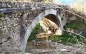 Πάτρα: Η ΟΙΚΙΠΑ καθαρίζει την κοίτη, τις όχθες και την πέτρινη γέφυρα του χείμαρρου Μείλιχου