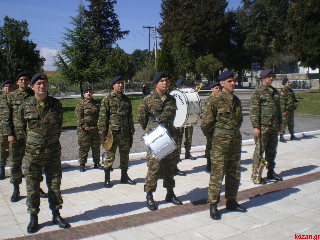 Ο εορτασμός του Αγίου Γεωργίου στο στρατόπεδο «Μακεδονομάχων» στην Κοζάνη - Φωτογραφία 14