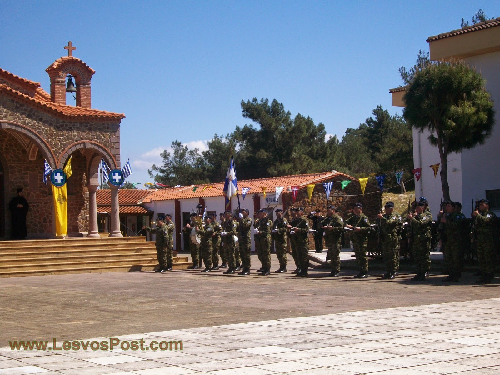 Με λαμπρότητα εορτάστηκε η μνήμη του Αγίου Γεωργίου προστάτου του Στρατού Ξηράς στην 98 ΑΔΤΕ στη Μυτιλήνη (ΒΙΝΤΕΟ,ΦΩΤΟ) - Φωτογραφία 14