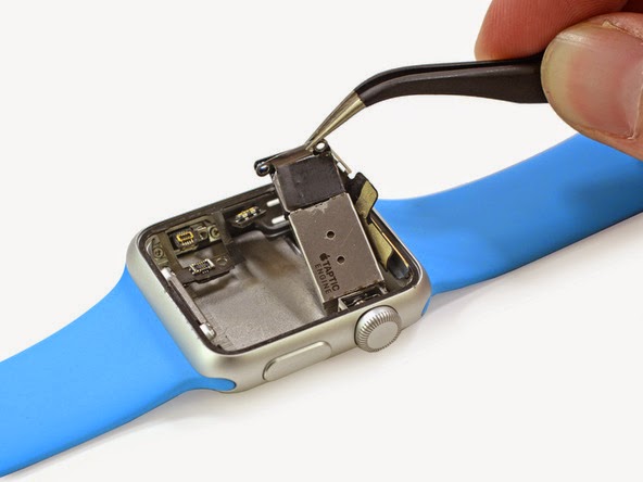 Το Apple Watch κάτω από το νυστέρι του iFixit - Φωτογραφία 13