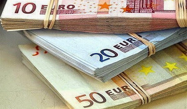 Σε τάπερ έκρυβε το 1,5 εκατ. ευρώ ο μακαρίτης! - Φωτογραφία 1