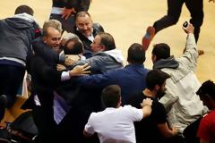 ΜΙΑ ΑΓΚΑΛΙΑ ΑΓΓΕΛΟΠΟΥΛΟΙ ΚΑΙ ΜΑΡΙΝΑΚΗΣ! (PHOTOS)