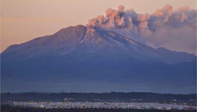 Χιλή: Συνεχίζει να «καπνίζει» το ηφαίστειo Καλμπούκο, προβλήματα σε γειτονικές χώρες - Φωτογραφία 1