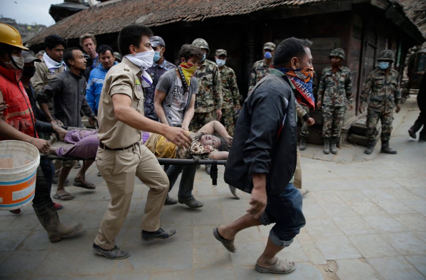Εικόνα βιβλικής καταστροφής - Φωτογραφίες από τις καταστροφές στο Νεπάλ... [photos] - Φωτογραφία 2