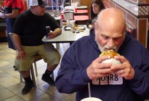 Αυτός ο κύριος έμεινε ΑΔΙΚΑ στην φυλακή για 36 χρόνια - Δες τι δώρο του έκανε γνωστή αλυσίδα fast food! [photos] - Φωτογραφία 1