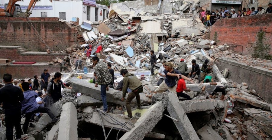 Νεπάλ: Ξεπερνούν τους 1.800 οι νεκροί από τον σεισμό - Φωτογραφία 1