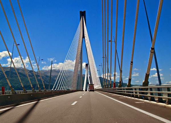 Επισκέψιμο τουριστικό αξιοθέατο από το καλοκαίρι η Γέφυρα Ρίου - Αντιρρίου - Φωτογραφία 1
