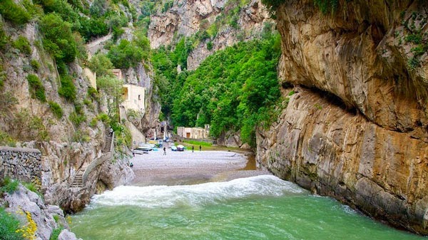 Ένα πανέμορφο ιταλικό χωριό που… δεν υπάρχει! - Φωτογραφία 3