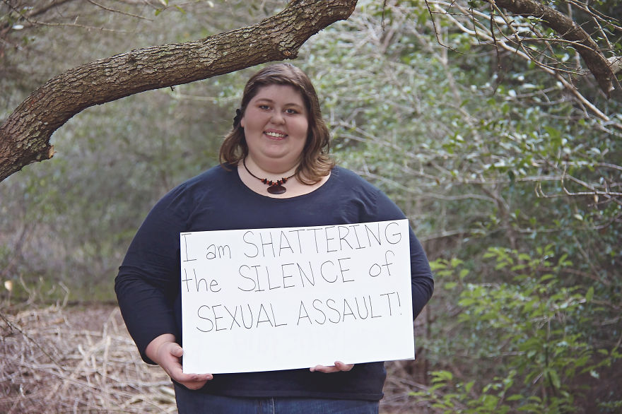 Αυτή η γυναίκα έπεσε θύμα βιασμού πριν δύο χρόνια. Αυτό που έκανε σήμερα, θα σας συγκλονίσει! [photos] - Φωτογραφία 11