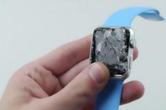 Γέμισε εικόνες το διαδίκτυο με σπασμένα Apple Watch