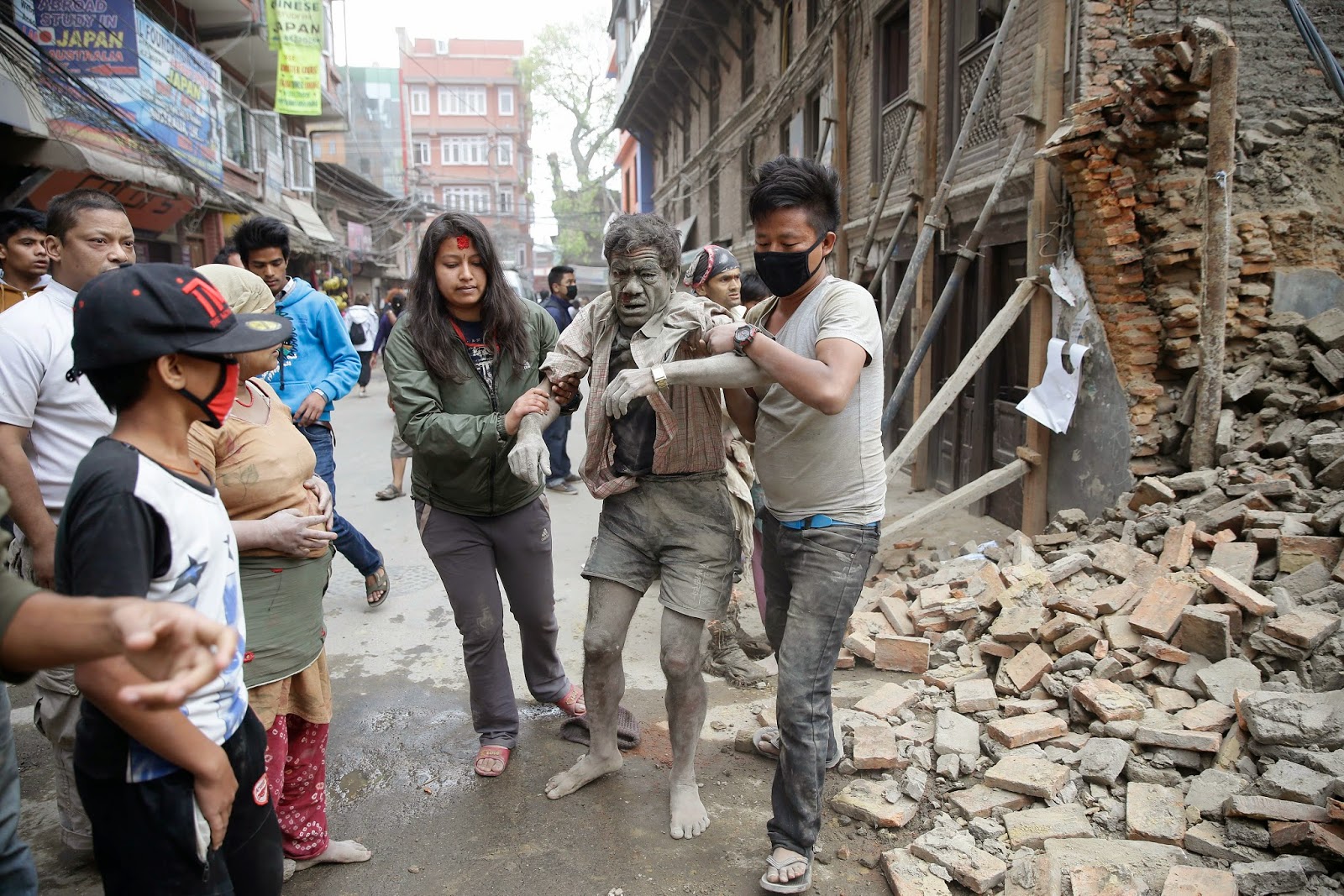 Νεπάλ: Τουλάχιστον 3.218 οι νεκροί, χάος μετά τον καταστροφικό σεισμό - Φωτογραφία 1