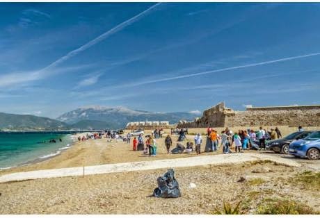 Πάτρα: 150 άτομα καθάρισαν τον βυθό και την ακτή της παραλίας Κάστρου Ρίου - Φωτογραφία 1