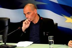 Η αλλαγή στα ρούχα του Βαρουφάκη που κανείς δεν κατάλαβε... [photos]