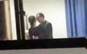 Κινέζος δάσκαλος βιντεοσκοπήθηκε να φιλά μαθήτρια