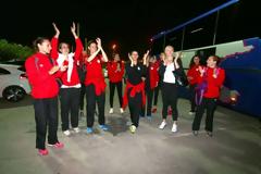 ΑΠΟΘΕΩΘΗΚΑΝ ΟΙ ΝΤΑΜΠΛΟΥΧΕΣ! (PHOTOS)