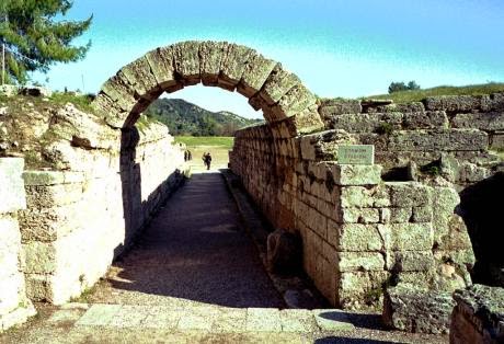 Αρχαία Ολυμπία: Η Ανατολική Στοά του Γυμνασίου αποκαλύπτει τα μυστικά της - Φωτογραφία 1
