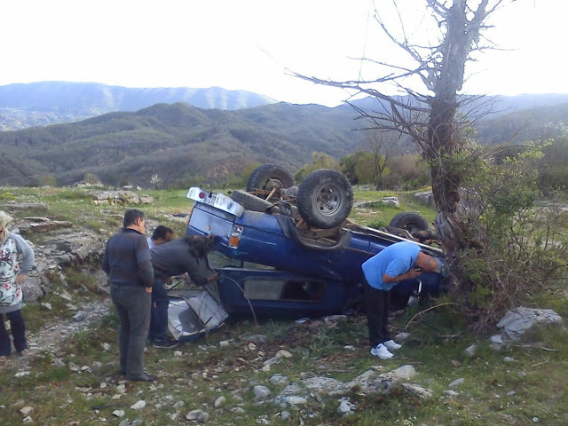 Ανατροπή αυτοκινήτου στο Κουκούλι Ζαγορίου! - Φωτογραφία 2