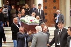 Πάτρα: Πλήθος κόσμου στην κηδεία του Φάνη Τσιμιγκάτου
