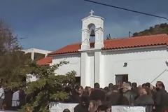 Οδύνη στο μνημόσυνο για τον Βαγγέλη Γιακουμάκη – «Πλέον ανοίγουν στόματα» λέει ο Γ. Τσούκαλης [video + photos]