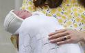 Οι πρώτες φωτογραφίες της νεογέννητης πριγκίπισσας στην αγκαλιά της μαμάς της - Κάνουν το γύρο του κόσμου... [photos] - Φωτογραφία 4