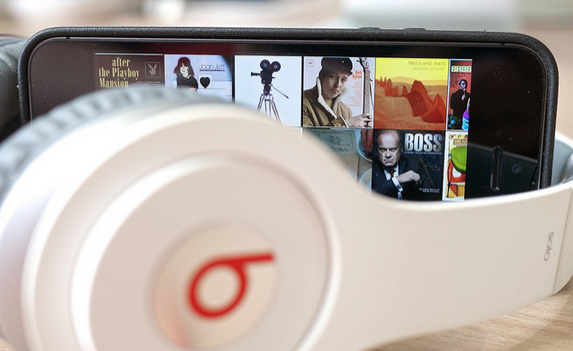 Η Apple θέλει να απαγορεύσει το δωρεάν streaming μουσικής - Φωτογραφία 1