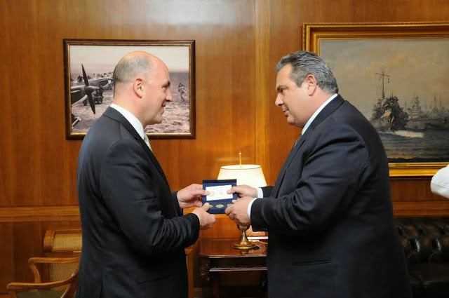 Συνάντηση ΥΕΘΑ Πάνου Καμμένου με τον Πρέσβη της Τουρκίας στη Ελλάδα - Φωτογραφία 2