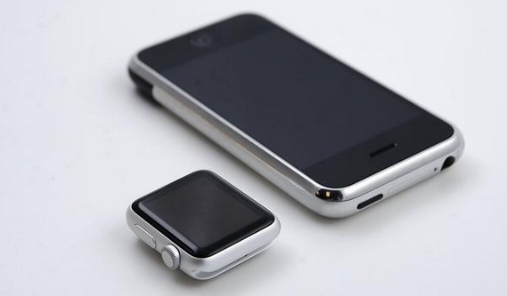 Το Apple watch μοιάζει καταπληκτικά με το πρώτο iPhone - Φωτογραφία 1