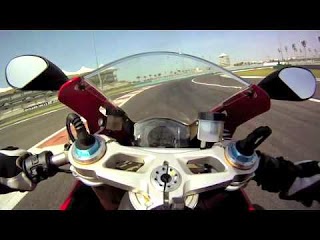 Κρητικός... δοκιμάζει Ducati σε πίστα του Abu Dhabi [video] - Φωτογραφία 1