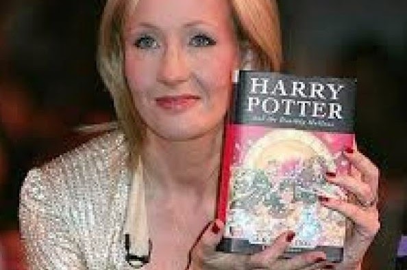 Γιατί ζήτησε συγνώμη από τους αναγνώστες της η συγγραφέας του Harry Potter; [photo] - Φωτογραφία 1