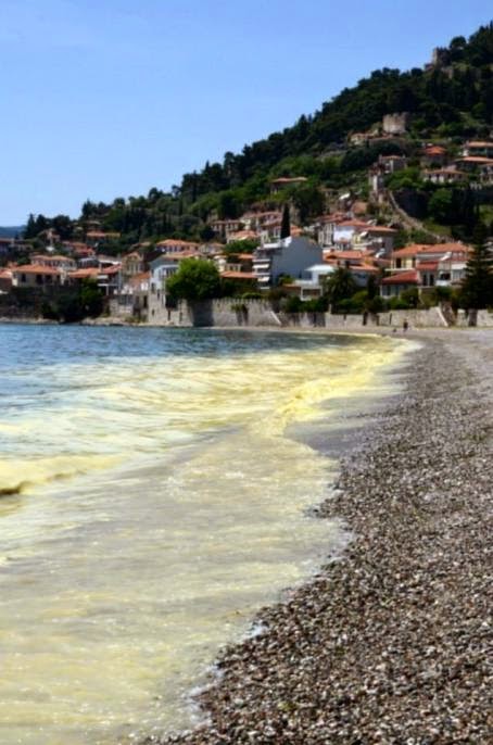 H γύρη έβαψε και την θάλασσα της Ναυπάκτου - Δείτε απίθανες φωτογραφίες - Φωτογραφία 6