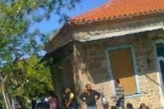 Ταλαιπωρημένοι μετανάστες βγήκαν στην παραλία Τσιχράντας και με τα πόδια πήγαν στην Φιλια Λέσβου [photos]