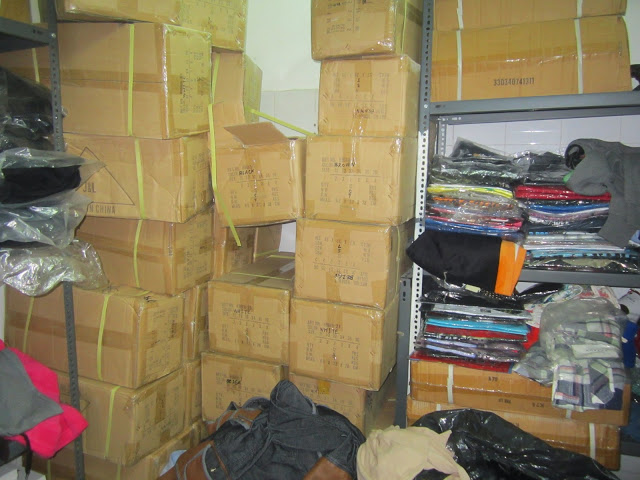 Σύλληψη Ιρακινού ιδιοκτήτη καταστήματος στο Μεταξουργείο, που διέθετε μαϊμού προϊόντα [photos] - Φωτογραφία 2