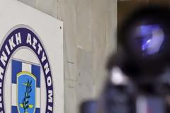 Σύλληψη Ιρακινού ιδιοκτήτη καταστήματος στο Μεταξουργείο, που διέθετε μαϊμού προϊόντα [photos]