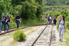 Πάνω από 3.500 πεζοπόροι κατέβηκαν το φαράγγι του Βουραϊκού - Δείτε φωτο