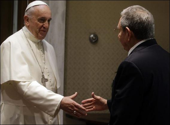 Γιατί ο Κάστρο εντυπωσιάστηκε από τον Πάπα; - Φωτογραφία 2