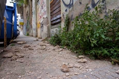 Πάτρα: Παλιό οίκημα στο κέντρο της πόλης καταρρέει - Δείτε φωτο - Φωτογραφία 2