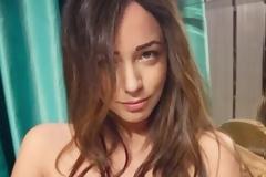 Το Instagram της ΟΝΝΕΔίτισσας σπάει τα κοντέρ [photos]