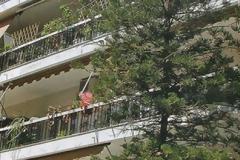 Ποια γνωστή ηθοποιός ήταν η πρώην ένοικος του αστικού διαμερίσματος που μετακόμισε το ζεύγος Βαρουφάκη; [photo]