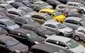 Telegraph: Γιατί οι πωλήσεις αυτοκινήτων δείχνουν την ανησυχία για την ελληνική οικονομία