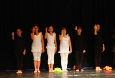 Πάτρα: «Ο χορός ενώνει, συγκρατεί, παρηγορεί» 5ο Φεστιβάλ Τέχνης Χοροθεάτρου στο Σχολείο - Φωτογραφία 1