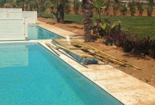 ΕΠΙΚΟ! Έστειλαν τουρίστες για διακοπές στην Χαλκιδική σε ξενοδοχείο που δεν είχε καν κτιστεί... [photos] - Φωτογραφία 1