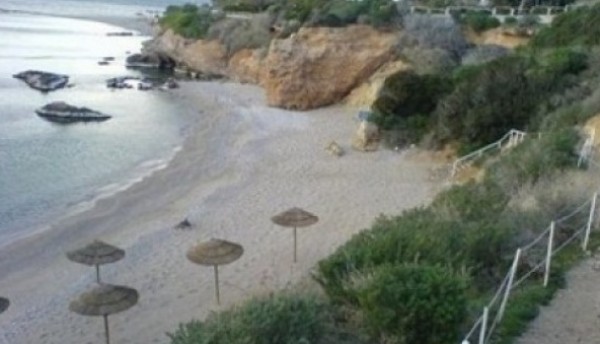 Aπίστευτο αλλά είναι πέρα για πέρα αληθινό! Η μυστική παραλία μια ανάσα από την Αθήνα... [photo] - Φωτογραφία 2
