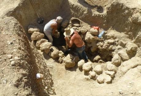 Η αποκάλυψη του αρχαιολογικού πλούτου της Αιγιάλειας - Φωτογραφία 1