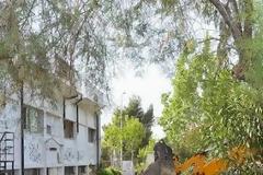 Καθαρισμός του κατεστραμμένου κολυμβητηρίου της Αγυιάς