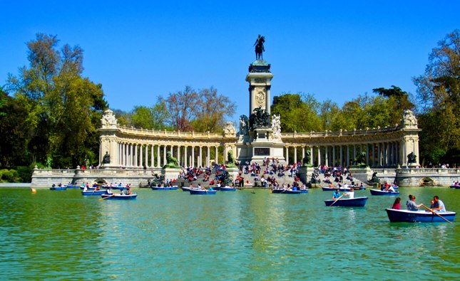 ΧΑΛΑΡΩΜΑ ΜΕ... ΒΟΛΤΑ ΣΤΟ «Retiro» ΟΙ ΕΡΥΘΡΟΛΕΥΚΟΙ (PHOTOS) - Φωτογραφία 2