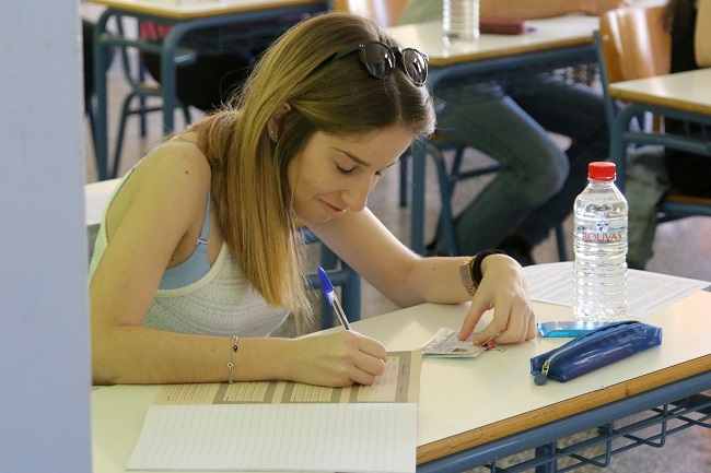 6.294 καρδιοχτύπια στην Κρήτη – Ομαλά η πρεμιέρα των πανελλαδικών εξετάσεων... [photos] - Φωτογραφία 2