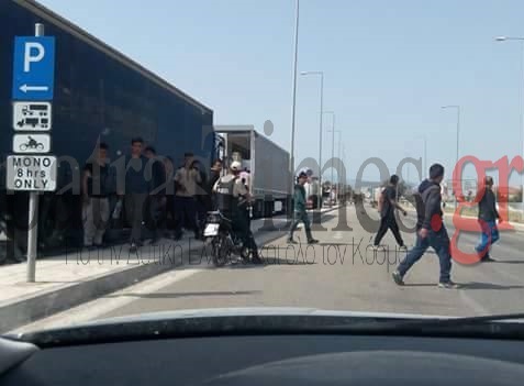 Καρέ - καρέ η προσπάθεια εισβολής μεταναστών σε νταλίκες... [photos] - Φωτογραφία 5