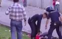 Το βίντεο που έχει προκαλέσει σάλο στην Πορτογαλία - Όταν οι Αστυνομικοί χτυπούν με μανία έναν πατέρα μπροστά στα μάτια του μικρού παιδιού του [video]